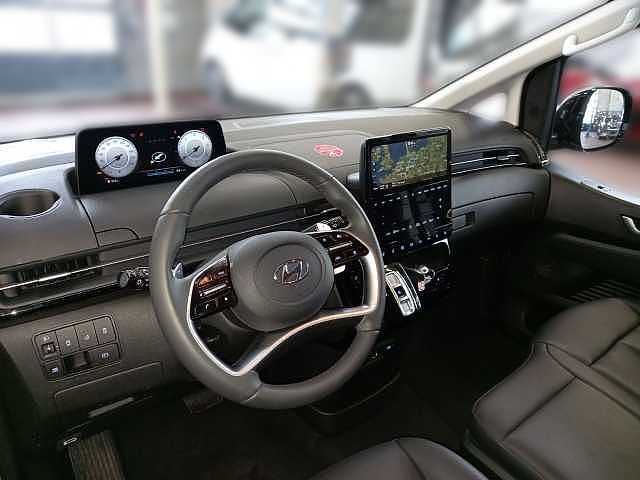 Hyundai STARIA 2.2 CRDi AT 4WD Prime 9 Sitze Led Nav
