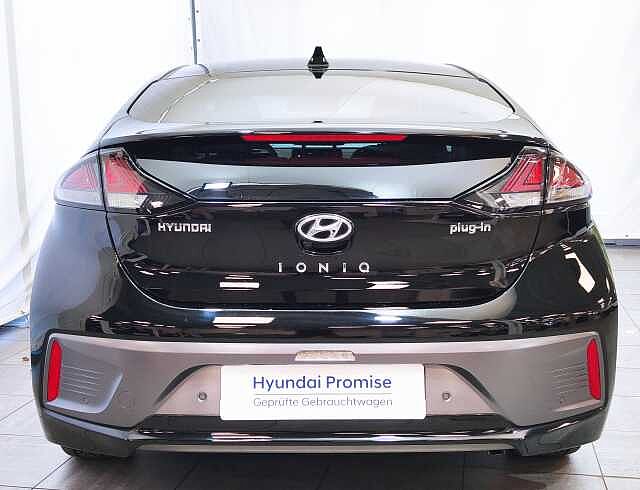 Hyundai IONIQ Plug-in Hybrid 1.6 GDI Prime Leder Nav LED