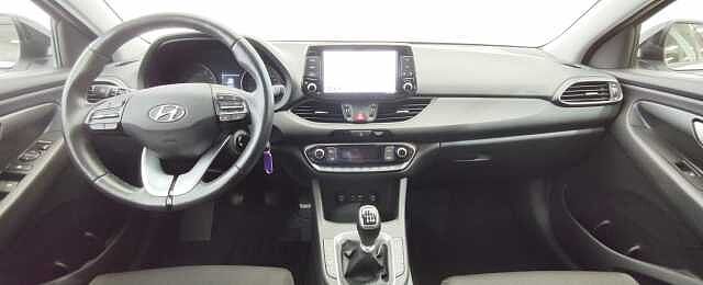 Hyundai i30 Kombi 1.4 YES! Navi SHZ PDC