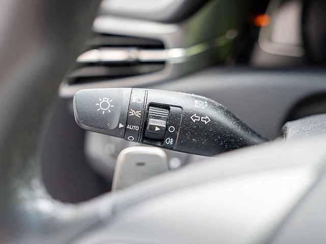 Hyundai IONIQ Plug-in Hybrid NAVI ACC LED