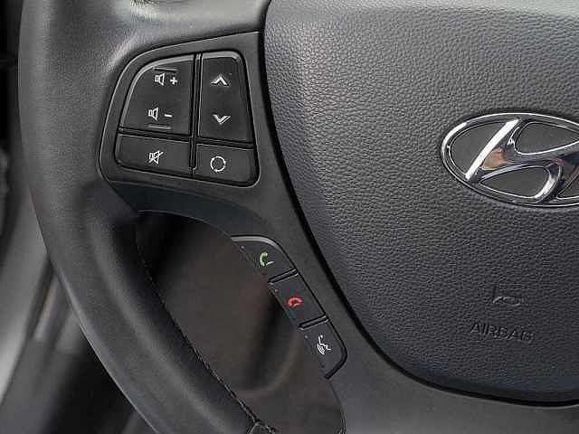 Hyundai i10 1.2 Style KLIMA PDC SITZHEIZUNG NAVIGATION