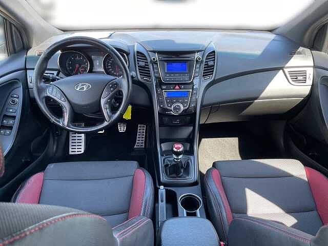 Hyundai i30 Turbo 1.6 GDI Bi-Xenon Dyn. Kurvenlicht Mehrzonenklima e-Sitze SHZ Keyless Alarm
