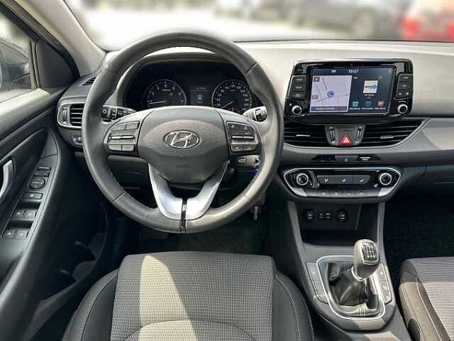 Hyundai i30 Soko Navi 1.4 +NAVI+KLIMA+RFK+SHZ+UVM+