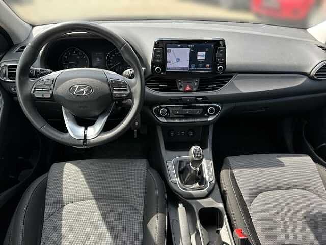 Hyundai i30 Soko Navi 1.4 +NAVI+KLIMA+RFK+SHZ+UVM+