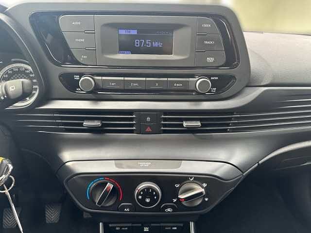 Hyundai BAYON 1.2 MPI 85HP Klimaanlage Radio Lichtsensor u.v.m.