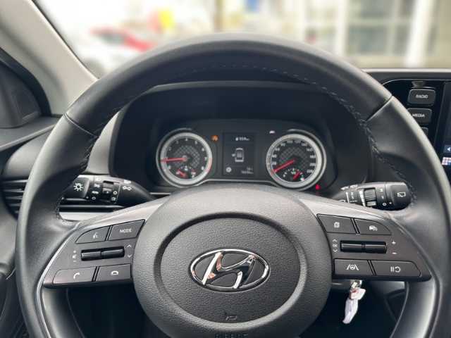 Hyundai BAYON 1.2 MPI 85HP Klimaanlage Radio Lichtsensor u.v.m.