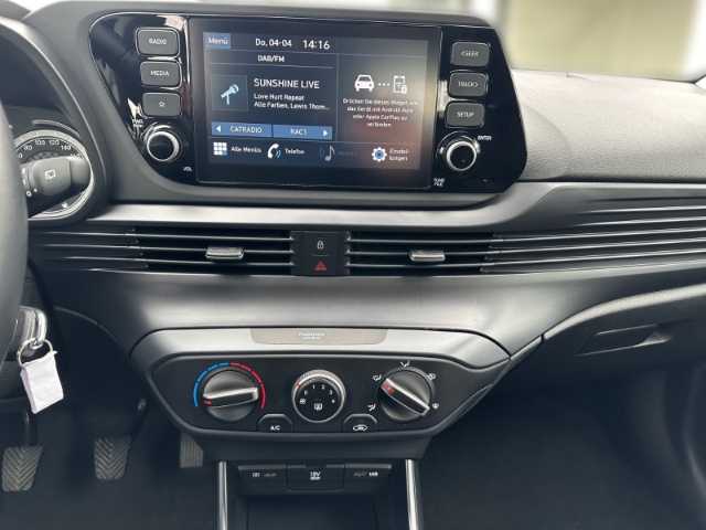 Hyundai BAYON 1.2 MPI 85HP Klimaanlage Radio Lichtsensor u.v.m.