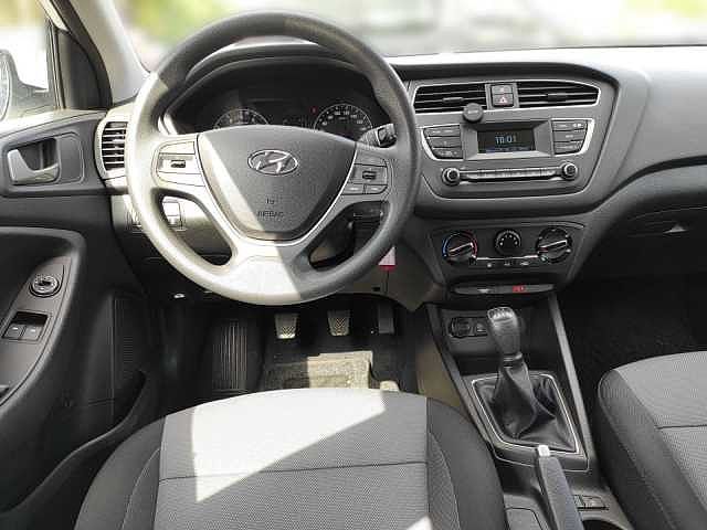 Hyundai i20 Select 1,2L Klimaanlage, AUX/USB