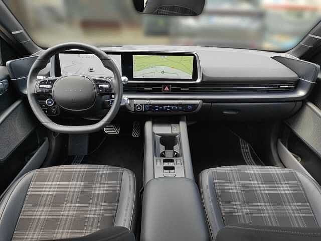 Hyundai IONIQ 6 Elektro 77,4kWh/First Edition/Park-Paket
