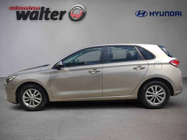 Hyundai i30 Select 1,4L Klimaanlage, USB/AUX