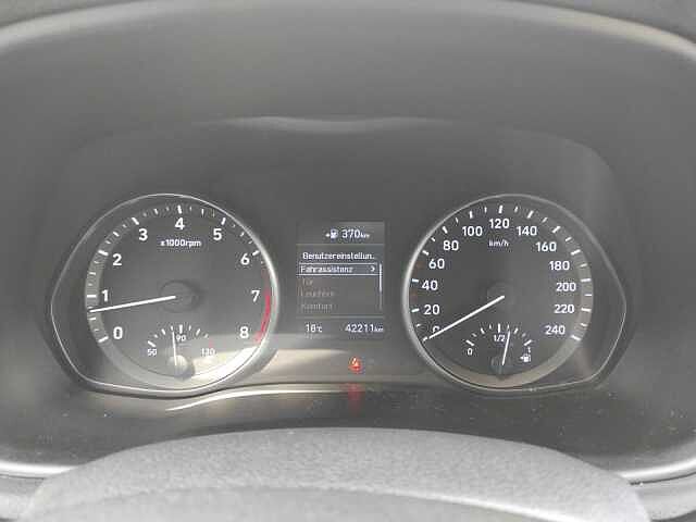 Hyundai i30 Select 1,4L Klimaanlage, USB/AUX