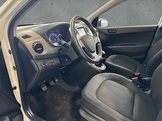Hyundai i10 1.0 Trend Klima CarPlay SHZ Allwetter Beschädigt