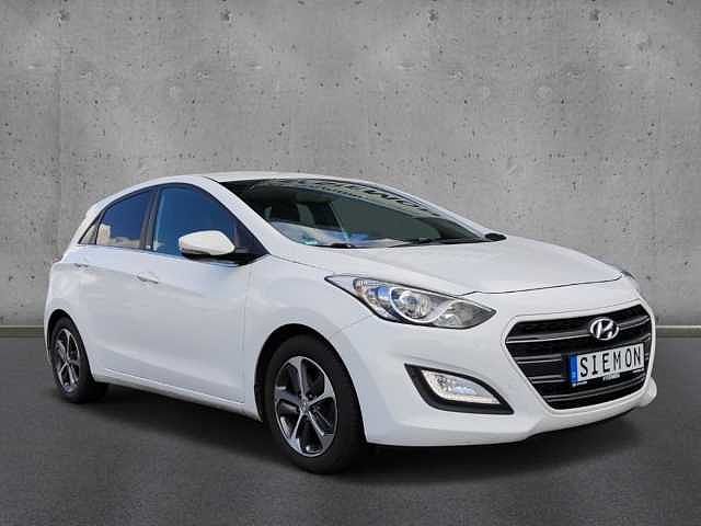 Hyundai i30 1.4 Passion Silver Klima SHZ Bluetooth Tempo
