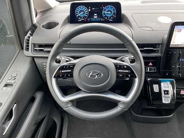 Hyundai STARIA 2.2 CRDi AT 4WD 9-Sitze PRIME Parkpaket Navi digitales Cockpit Klimasitze