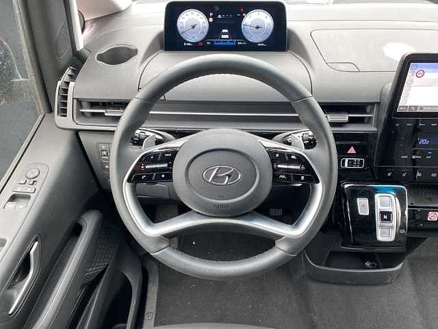 Hyundai STARIA 2.2 CRDi AT 4WD 9-Sitzer PRIME MJ23 Navi digitales Cockpit Klimasitze