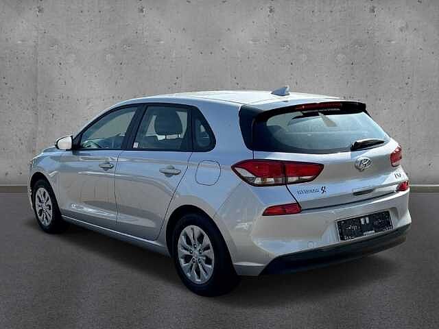 Hyundai i30 1.4 Soko Navi Klima RKam SHZ GRA PDC BT