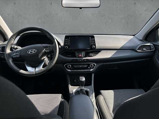 Hyundai i30 1.4 Soko Navi Klima RKam SHZ GRA PDC BT