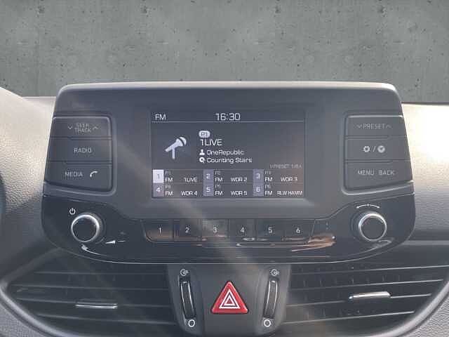 Hyundai i30 1.4 Select AHK PDC hi Bluetooth Klima USB