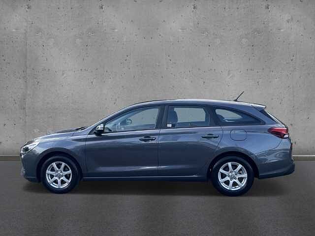 Hyundai i30 1.4 Select AHK PDC hi Bluetooth Klima USB