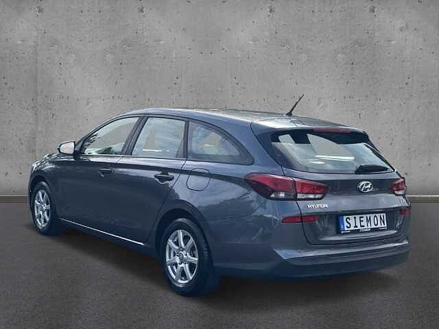 Hyundai i30 1.4 Select AHK PDC hi Bluetooth Klima USB