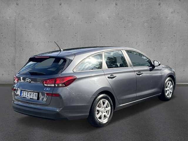 Hyundai i30 1.4 Select AHK PDC hi Bluetooth Klima USB