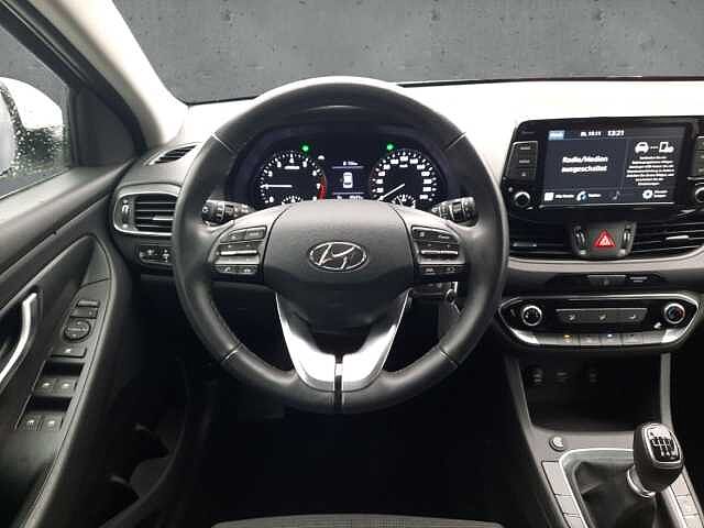 Hyundai i30 Kombi Kombi 1.5 GDI Select Klima RKam CarPlay BT LM16