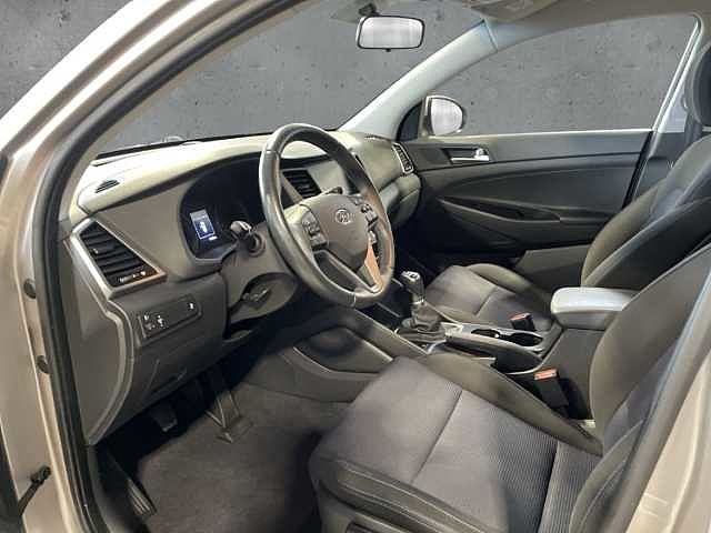 Hyundai TUCSON 1.6 GDI Trend Navi RKam Klimaauto DAB Allwetter