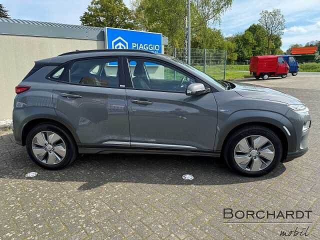 Hyundai KONA Basis 2WD EV 0.0*Bluetooth*Kamera*LED*CarPlay