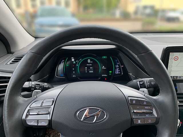 Hyundai IONIQ Plug-in Hybrid 1.6 GDI Advantage LED Navi SHZ