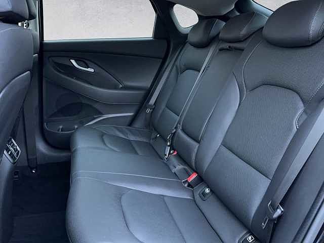 Hyundai i30 Fastback 1.5 T-GDi Prime PANO/VIRTUAL