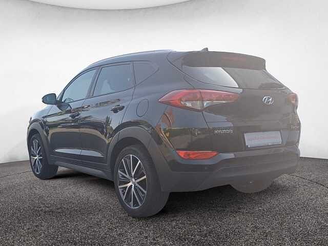 Hyundai TUCSON BLUE 1,7 CRDi ADVANTAGE 2WD KLIMA NAVI