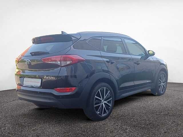 Hyundai TUCSON BLUE 1,7 CRDi ADVANTAGE 2WD KLIMA NAVI