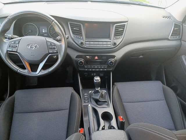 Hyundai TUCSON BLUE 1,7 CRDi ADVANTAGE 2WD KLIMA NAVI