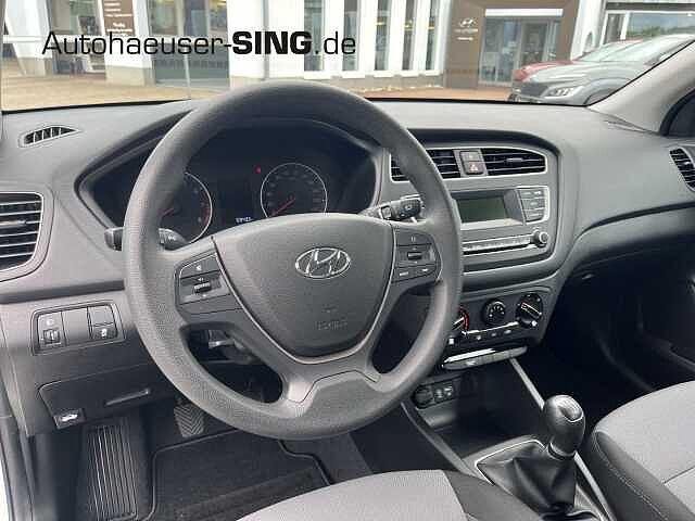 Hyundai i20 Select Klima 1. Hand Tagfahrlicht ESP