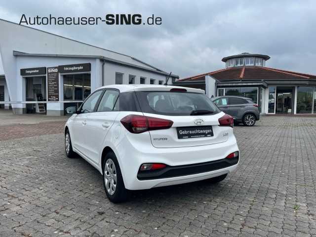 Hyundai i20 Select Klima 1. Hand Tagfahrlicht ESP