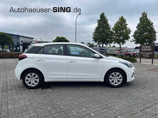 Hyundai i20 Select Klima 1. Hand Tagfahrlicht ESP