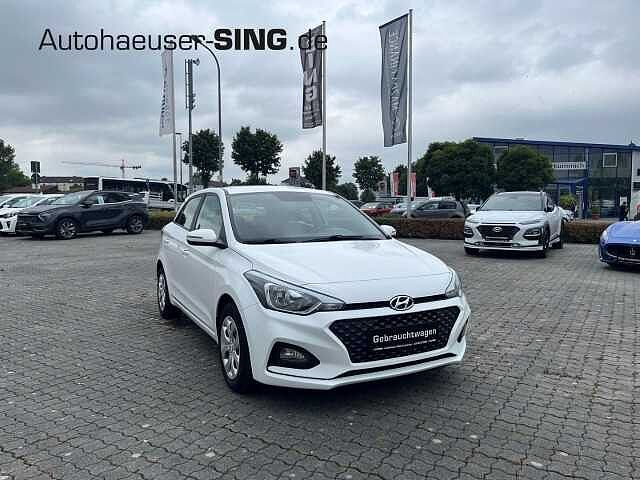 Hyundai i20 Select Klima 1. Hand Tagfahrlicht ESP