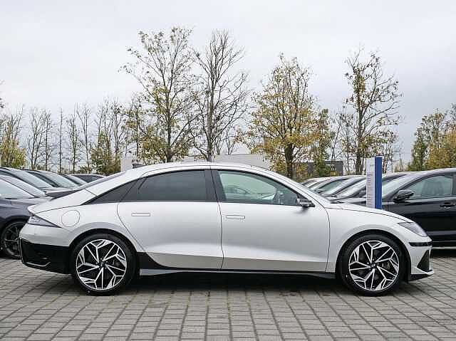 Hyundai IONIQ 6 77.4 KWh UNIQ VOLLAUSSTATTUNG Schiebedac