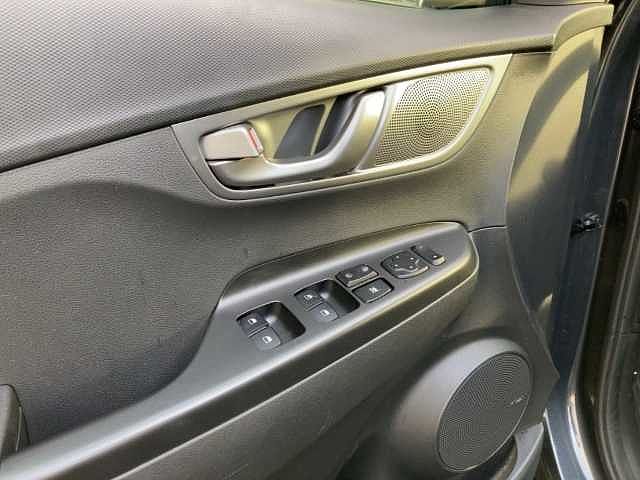 Hyundai KONA EV100 Navi 17'' Soundsys Apple CarPlay Android LenkradHZG Spurhalteass.