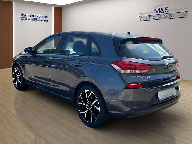 Hyundai i30 1.4 Select*KLIMA*PDC*TEMPOMAT*