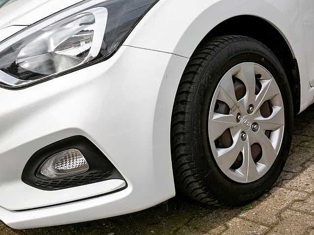 Hyundai i20 FL Pure -Fahrerprofil-Berganfahrass.-Tagfahrlicht-Radio-Berganfahrhilfe-