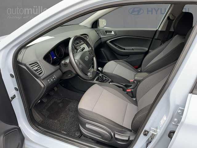 Hyundai i20 Style blue PDC*SHZ*LHZ*RADIO*KLIMA*USB