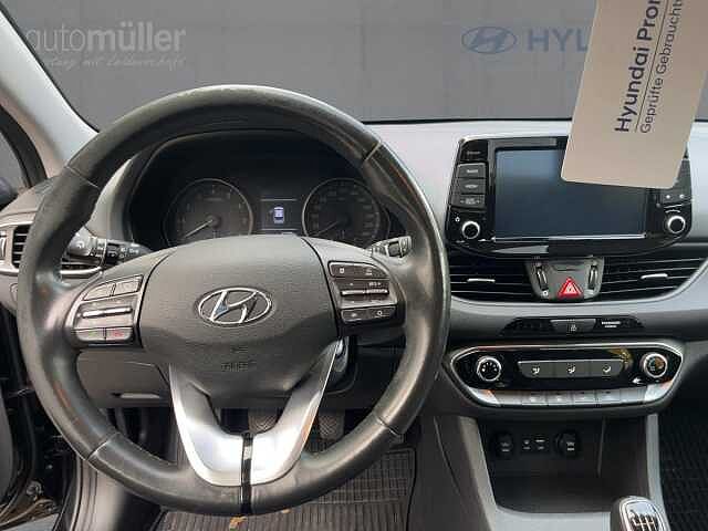 Hyundai i30 SELECT *FLA*SpurH*Navi*PDC*KAM*SHZ