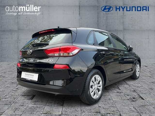 Hyundai i30 SELECT *FLA*SpurH*Navi*PDC*KAM*SHZ