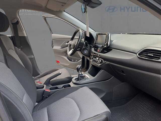 Hyundai i30 SELECT *FLA*SpurH*Navi*PDC*KAM*SHZ