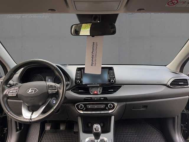 Hyundai i30 SELECT *FLA*SpurH*Navi*PDC*KAM*SHZ