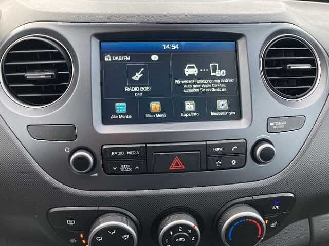 Hyundai i10 EU6d-T FL MJ 20 1.0 Benzin M T Trend Sicherheits Apple CarPlay Scheinwerferreg.