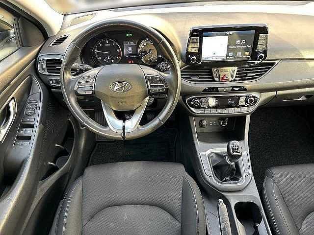 Hyundai i30 Kombi KOMBI 1.6 CRDi YES! KAMERA+NAV+PDC+CARPLAY++