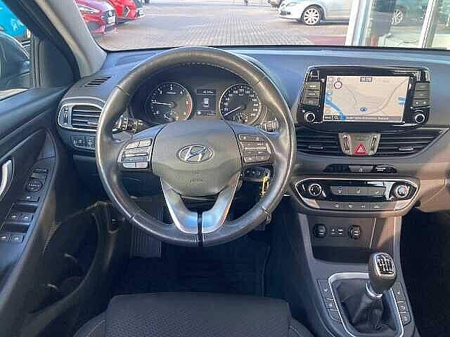 Hyundai i30 Trend 1.6 CRDi Navigation/Alu/Klima/Sitzheizung