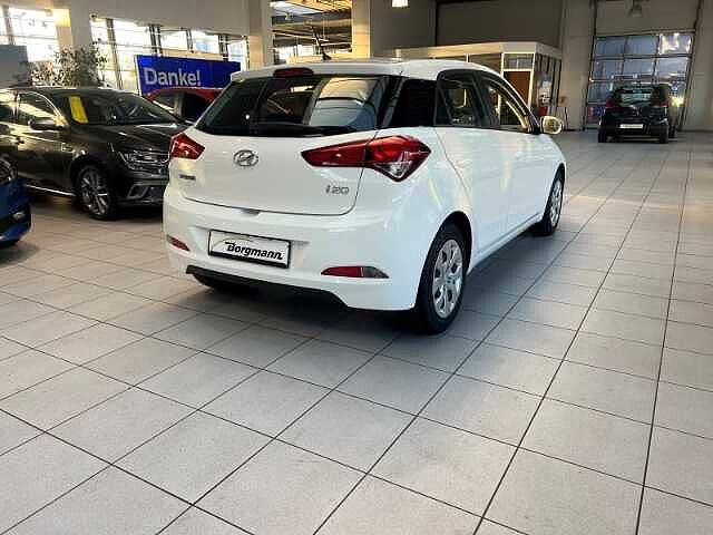 Hyundai i20 Classic 1.2 Alarm Berganfahrass. Klima el.SP Spieg. beheizbar teilb.Rücksb AUX